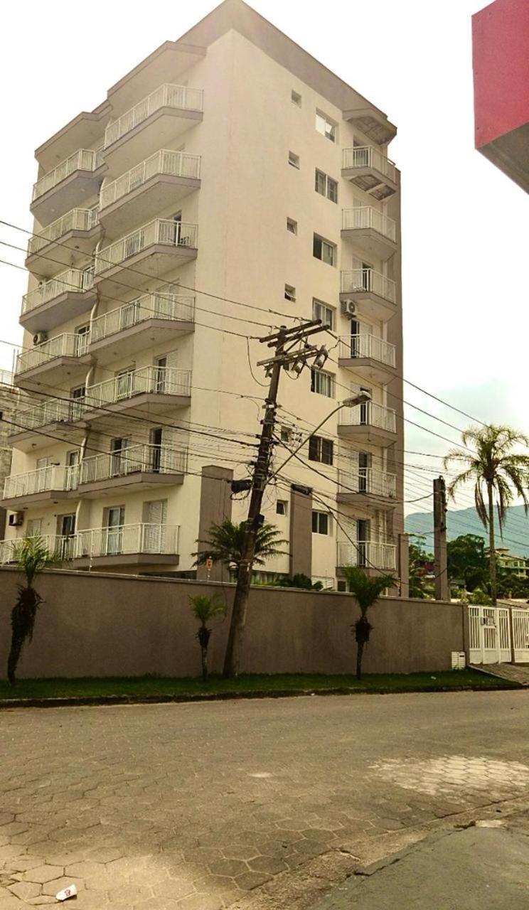 Apartamento Studio Em Predio De Frente Ao Mar Massaguacu Карагуататуба Екстер'єр фото